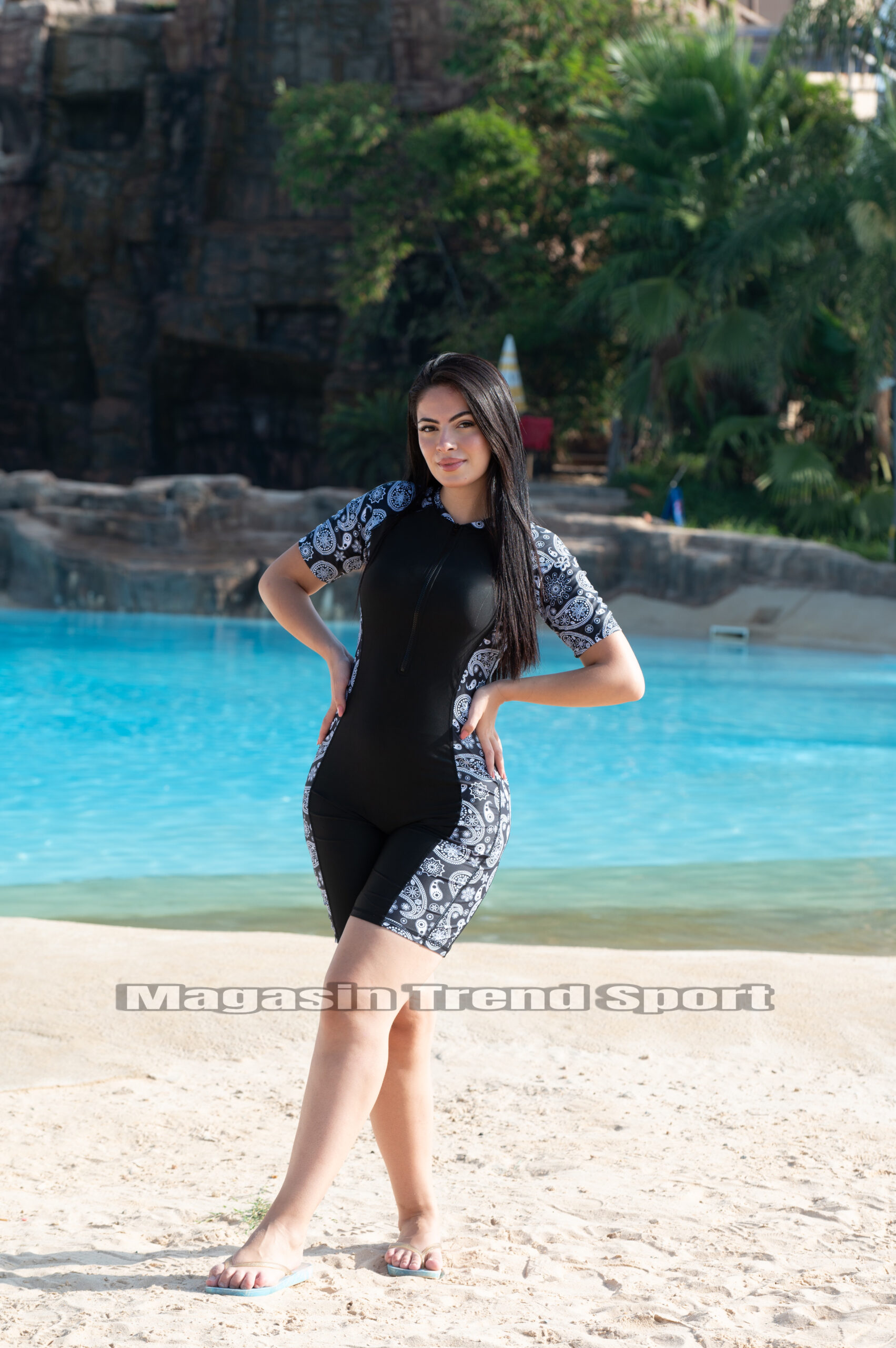 Combinaison de natation pour femme 1 piece Couleur : Noir et Blanc Demi-manche - الصورة 3