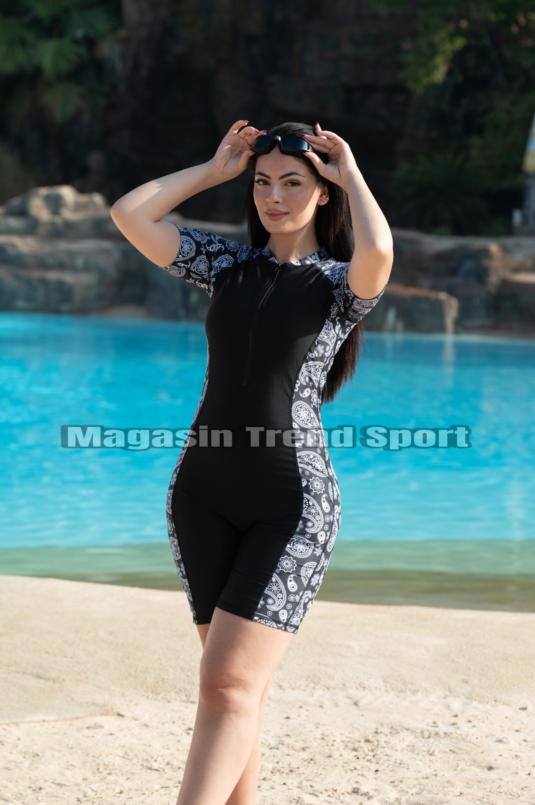 Combinaison de natation pour femme 1 piece Couleur : Noir et Blanc Demi-manche - الصورة 5