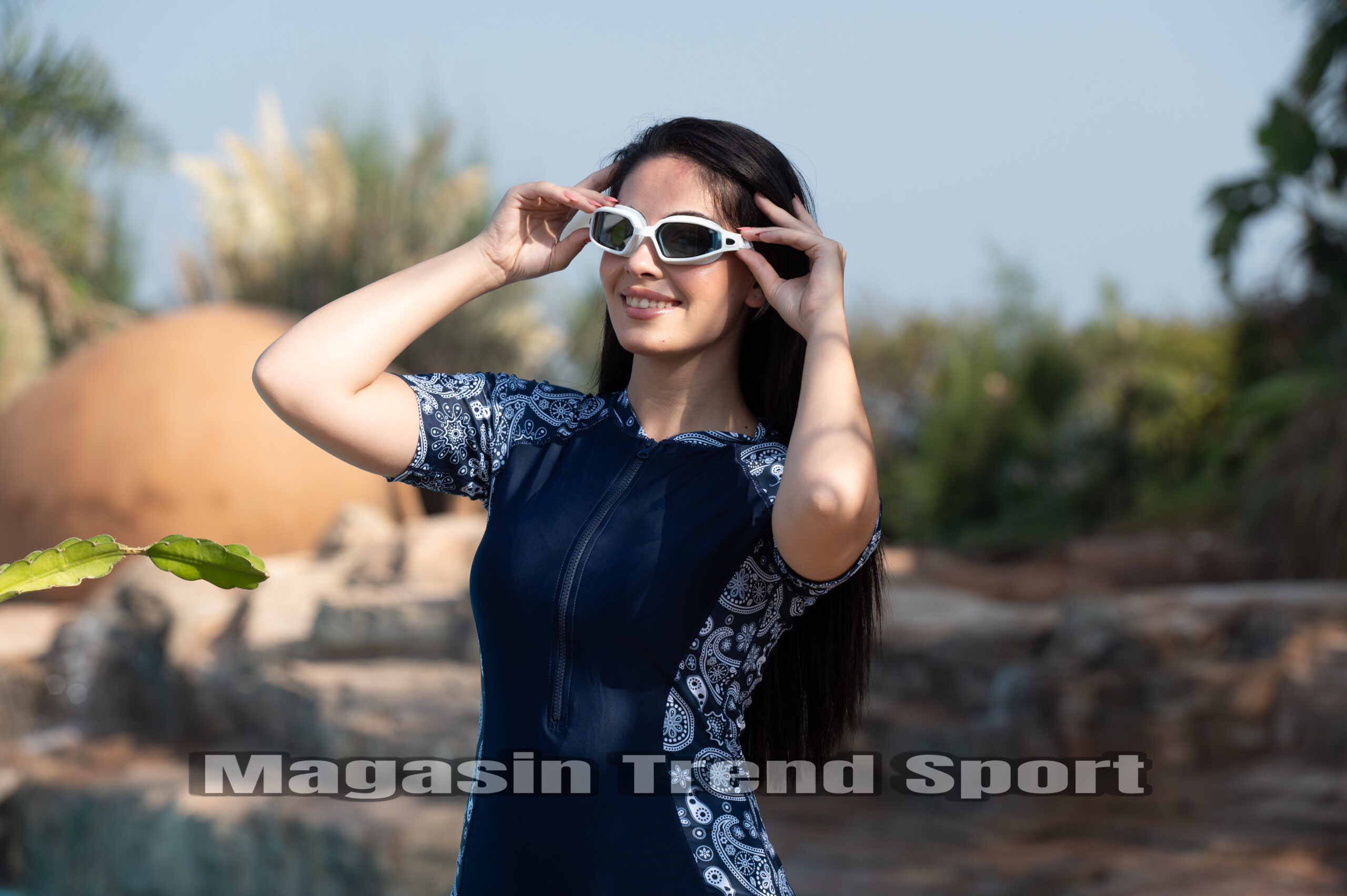 Combinaison de natation pour femme 1 piece Couleur : Bleu et Blanc Demi-manche - الصورة 4