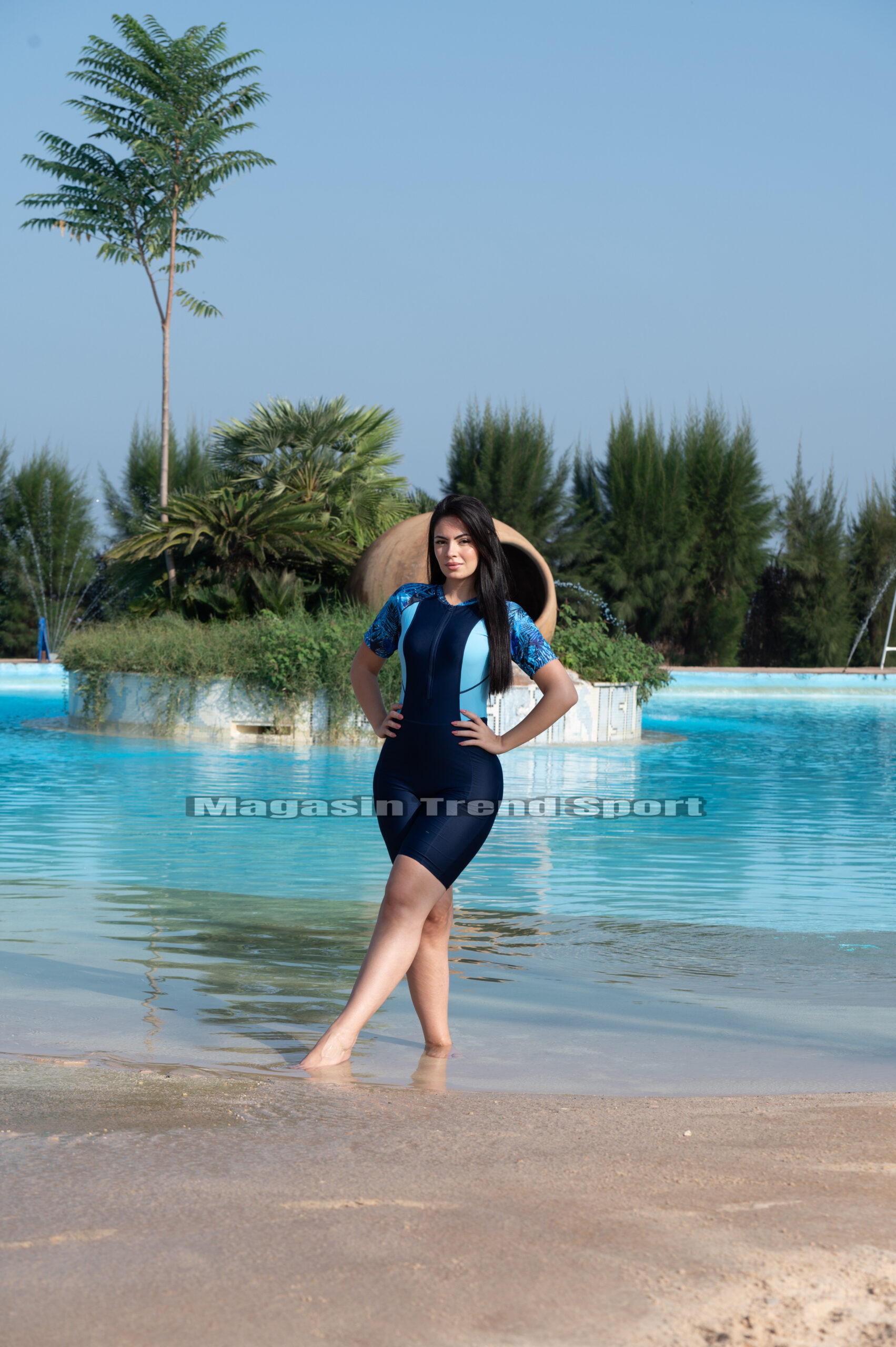 Combinaison de natation pour femme 1 piece Couleur : BLEU Néon Demi-manche 🩵New - الصورة 4